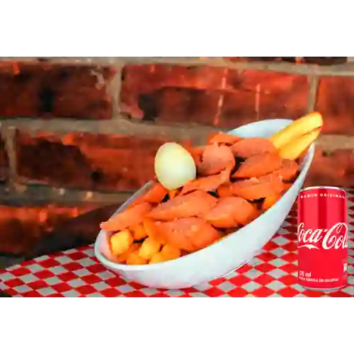 Combo Salchipapa + Coca Cola Original 235 ml