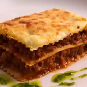 Lasaña + Bebida 250 ml