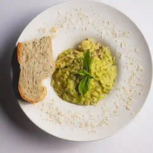 Rissotto Pollo Pesto y Hongos