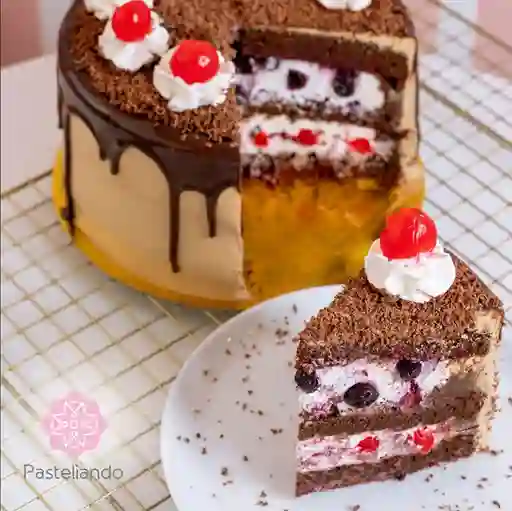 Porcion torta selva negra