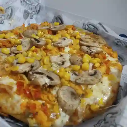 Pizza Pollo Champiñones Mediana