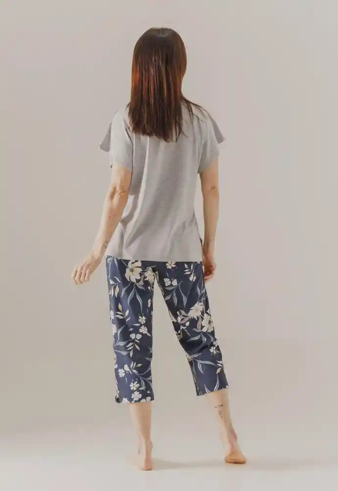 Pijama Camiseta y Pantalón Capri Azul Talla L