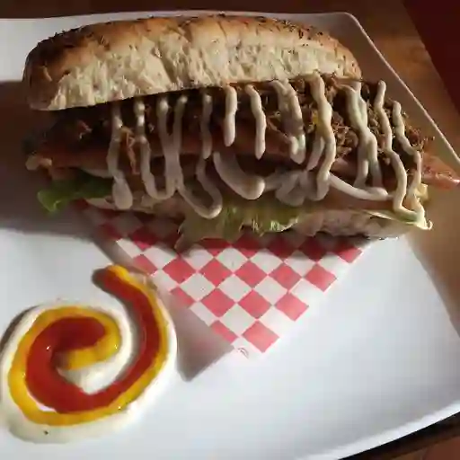 Sándwich de Carne Mechada
