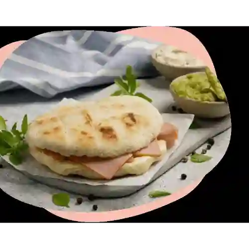 Arepa con Jamón y Queso