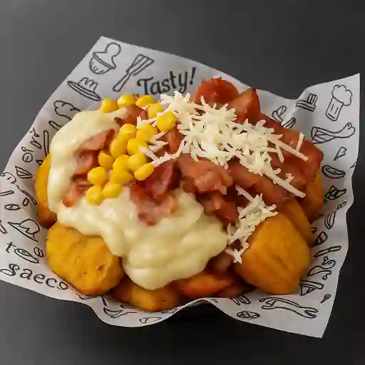 Salchipapa pollo y maicitos
