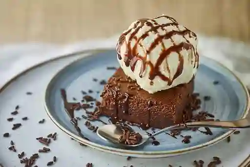 Brownie con helado