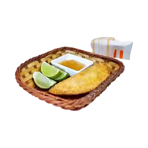 Empanada de Pollo, Queso y Champiñon