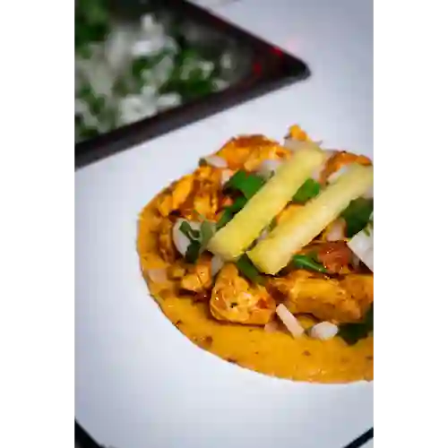 Taco de pollo al pastor x3