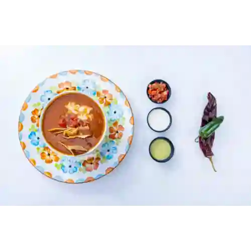 Sopa de Tortillas con Pollo