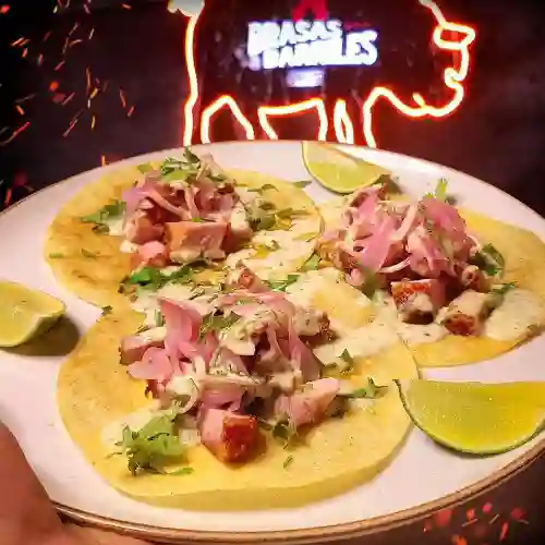 Tacos de Ceviche de Chicharrón