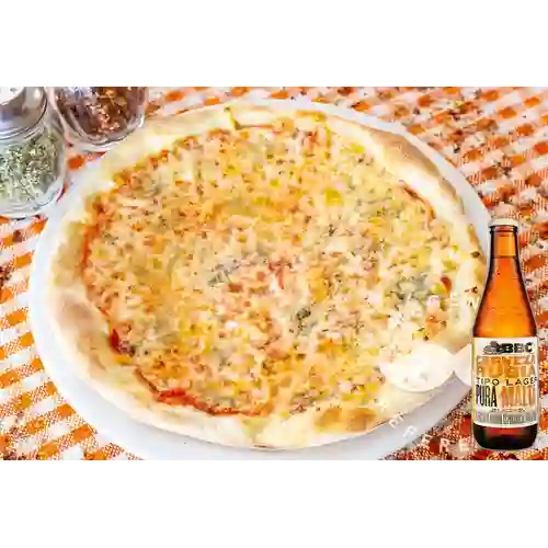 Combo Pizza Cuatro Quesos + BBC Lager 330 ml