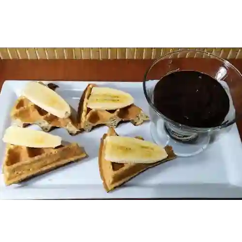 Waffle Dulce con Banano y Nutella