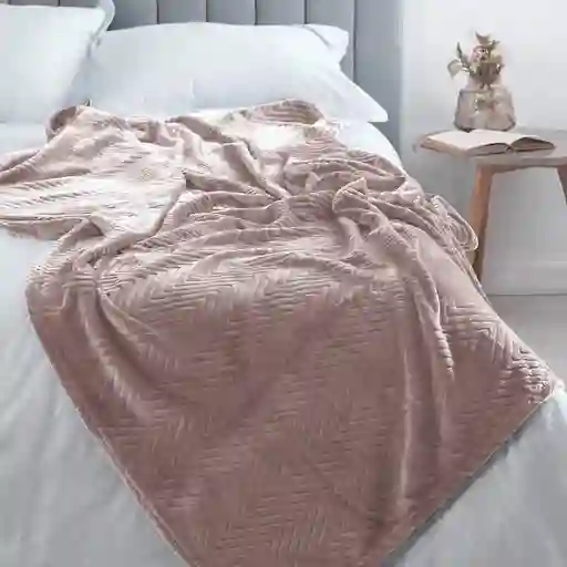 Cobija Chevron 140x 200 Flannel Fleece Embosada Distrihogar Pt22182 E15009