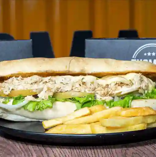 Sándwich Pollo Desmenuzado