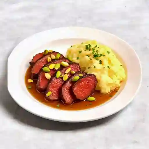 Lomo al pistacho y chorizo fuet