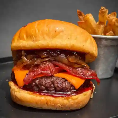 Combo cheese and bacon burger + bebida