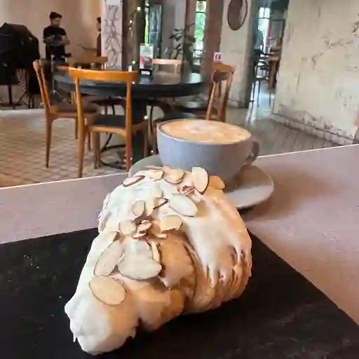 Croissant de chocolate blanco