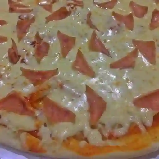 Pizza Jamón y Queso