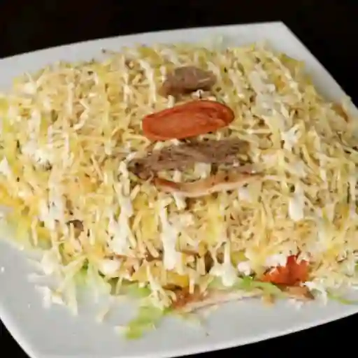 Salchipapa de chorizo