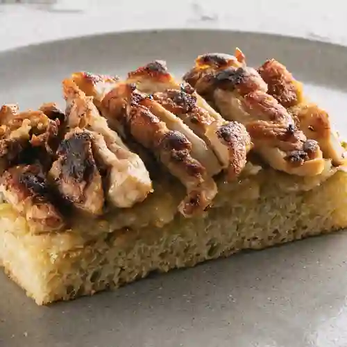 Tostada de Contramuslo y Berenjena