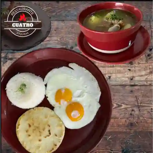 Desayuno con Caldo de Costilla