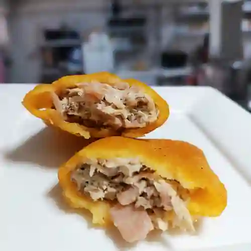 Combo Empanada Pollo y Tocineta, Gaseosa