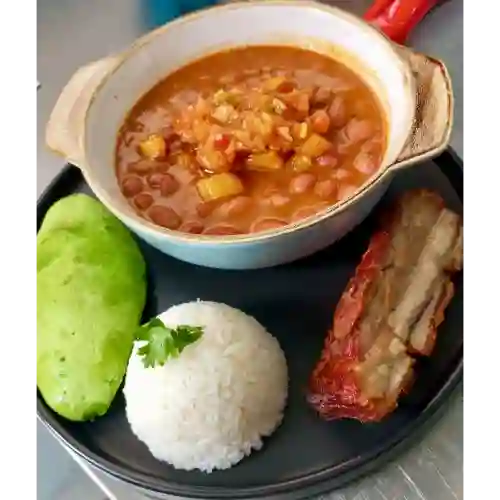 Cazuela de Frijoles