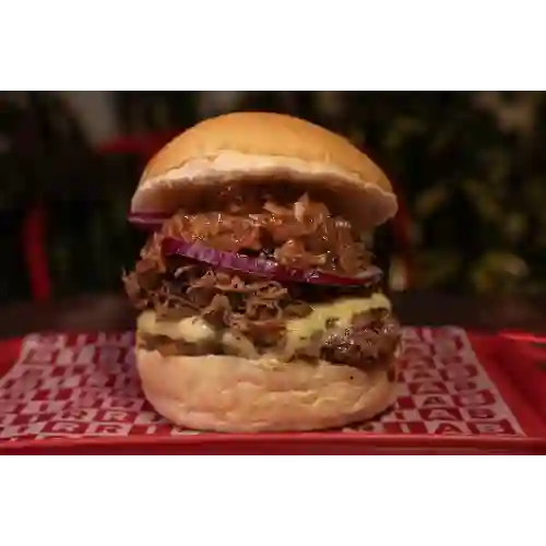 Birria Burger Tocineta Sencilla