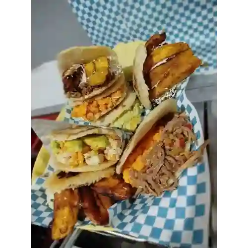 Combo Convive 4 Arepas y Bebida