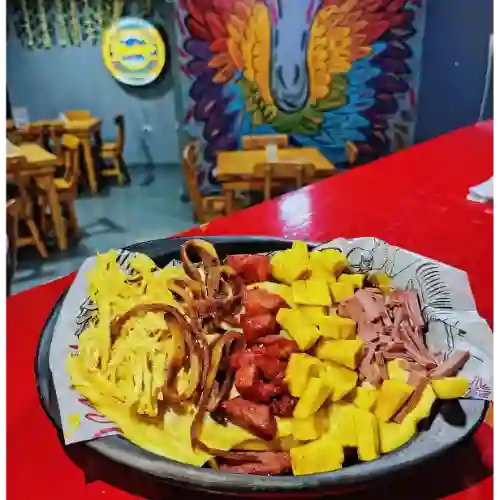 Salchipapas de la Casa