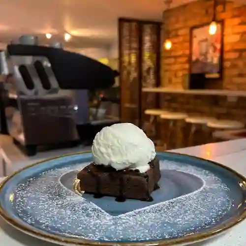 Brownie con Helado