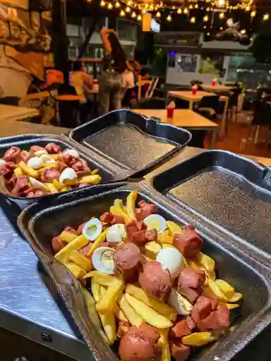 Chopped Salchipapa