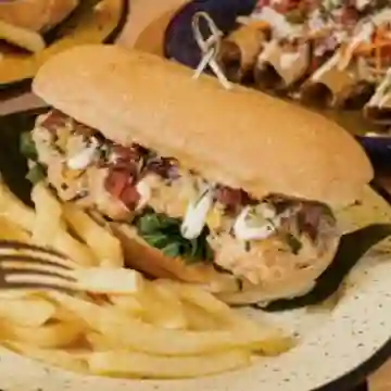 Guacamayo Grande Pollo Chipotle