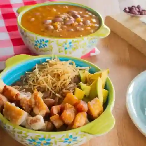 Combo Frijoles Chilli + Bebida