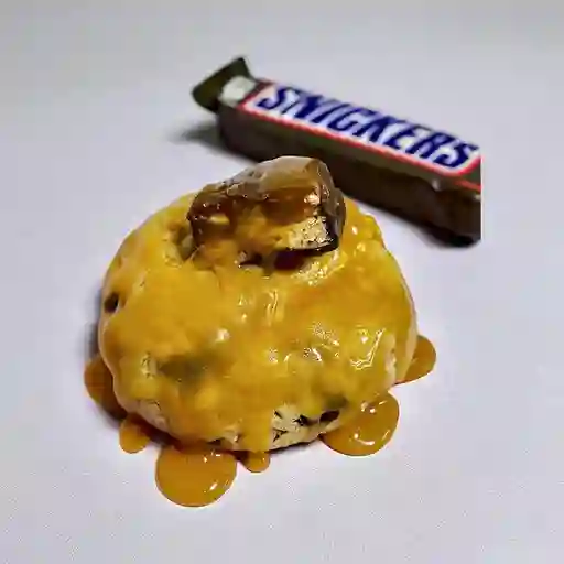 Galleta new york de caramelo y snickers