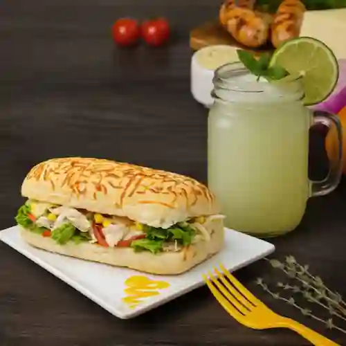 Combo Sándwich Pollo + Bebida