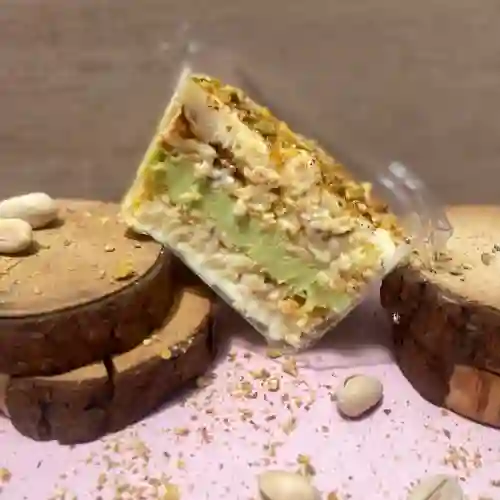 Postre Tres Leches Pistacho y Chantilly