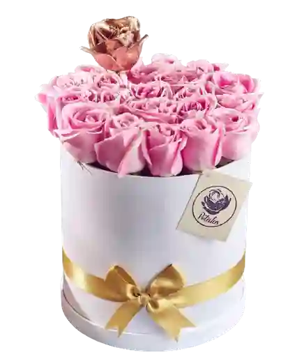 Caja top blanca con rosas rosadas y una dorada
