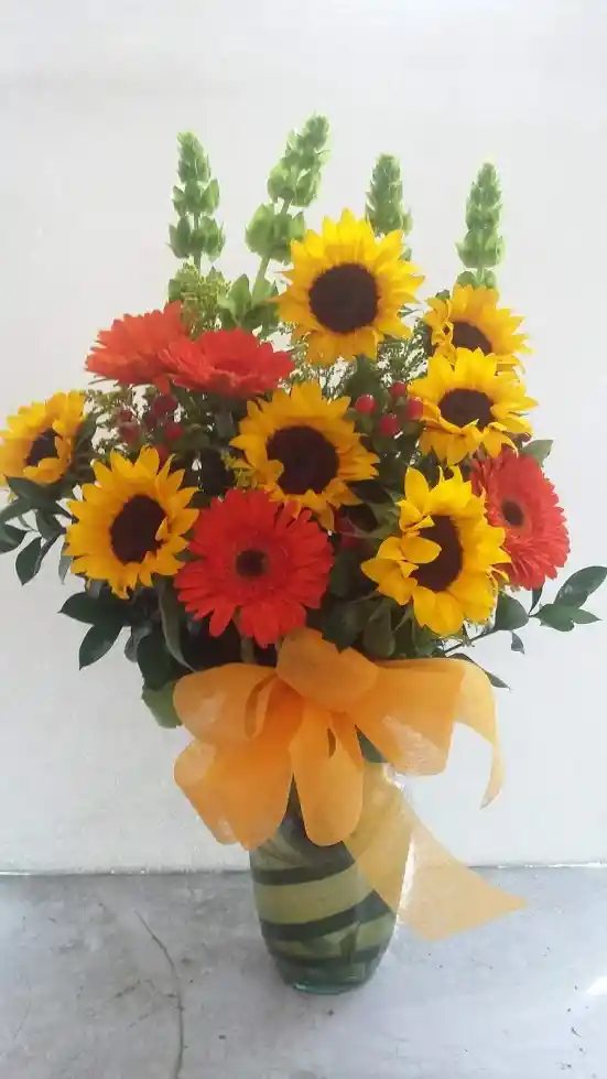 DISEÑO BASE VIDRIO GIRASOLES CON ROSAS O GERBERAS