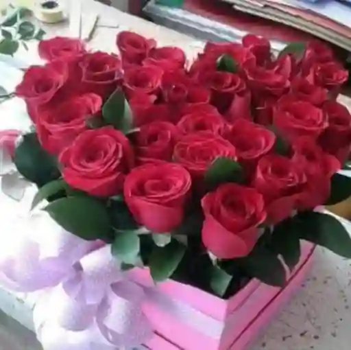 Mi corazón vienen 30 rosas rojas