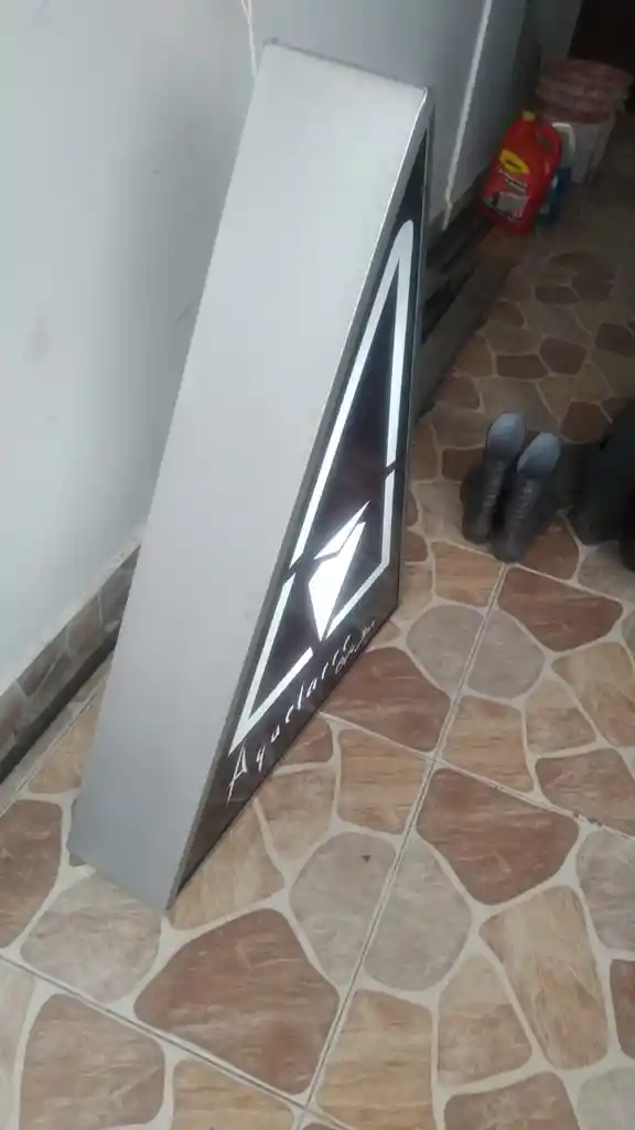 AVISO DE LUZ CAJA FLOTANTE TRIANGULO LETRERO USADO BARATO