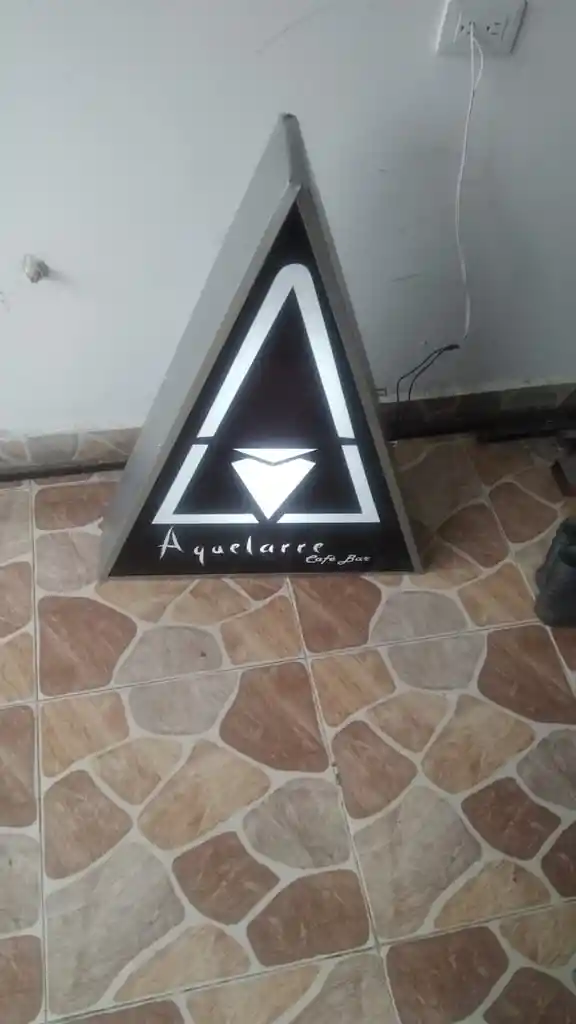 AVISO DE LUZ CAJA FLOTANTE TRIANGULO LETRERO USADO BARATO