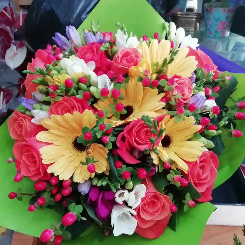 Flores Bouquet Con Varias