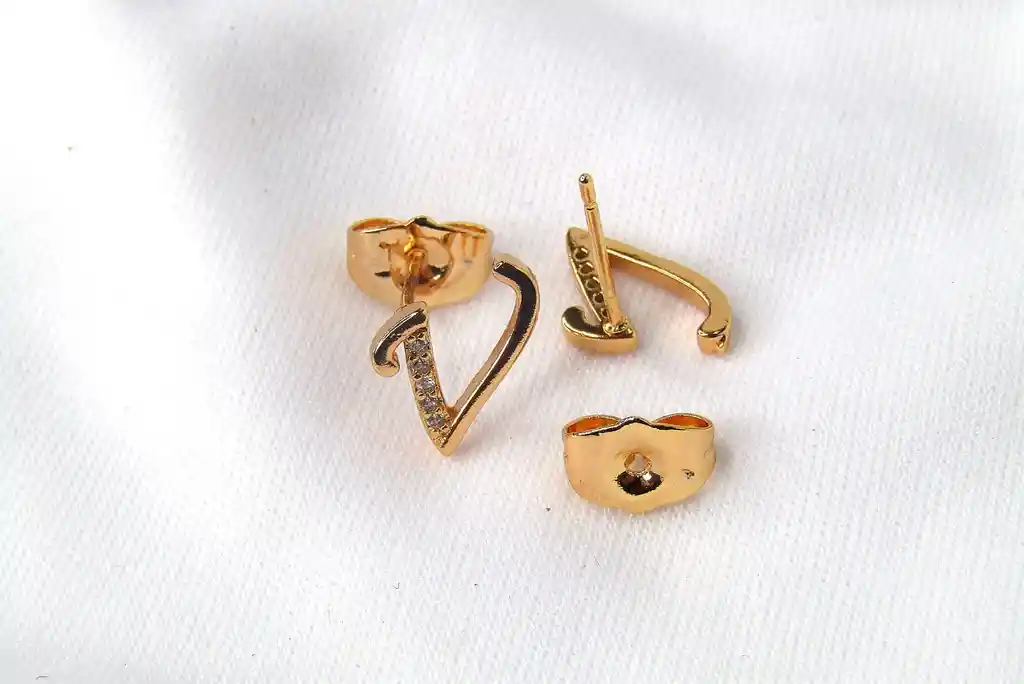 ARETE ACERO LETRA V
