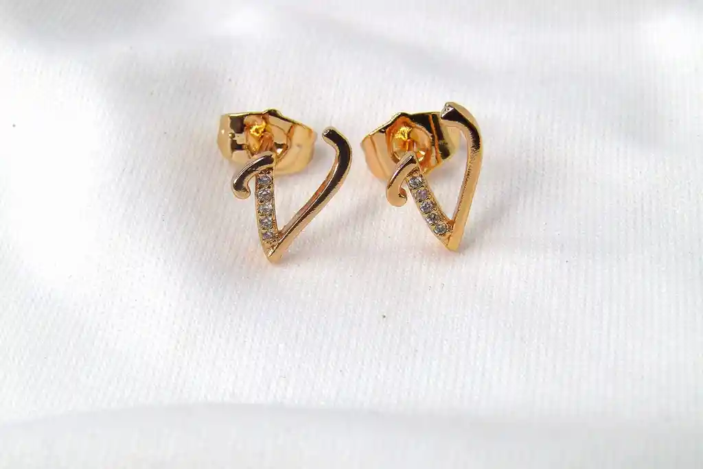 ARETE ACERO LETRA V