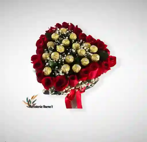 rosas en caja de corazón con chocolates 