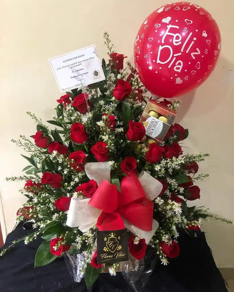 Ramo de Rosas Rojas con Ferrero x8 unidades incluida tarjeta personalizada 