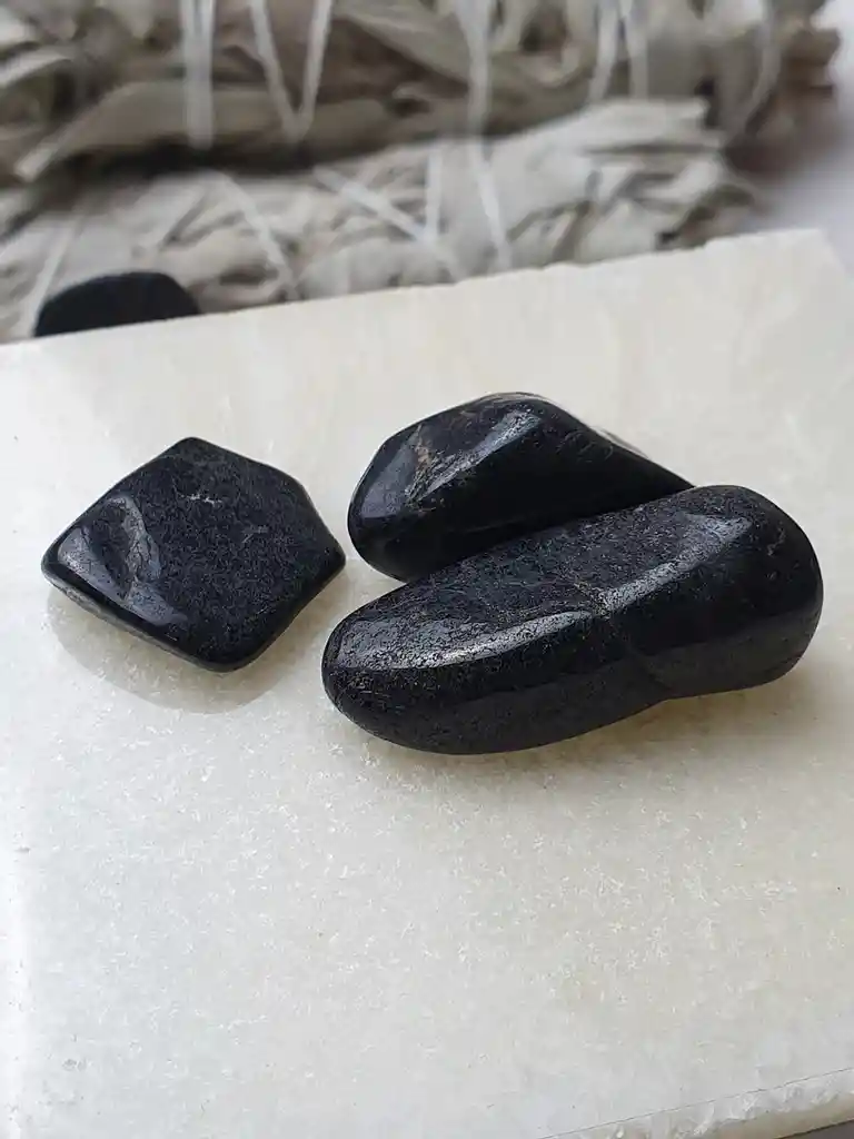 Turmalina negra pulida paquete por 50 gramos