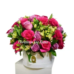 Arreglo De Rosas Fucsias En Caja