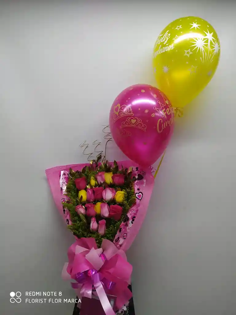 Ramillete en rosas variadas con globos